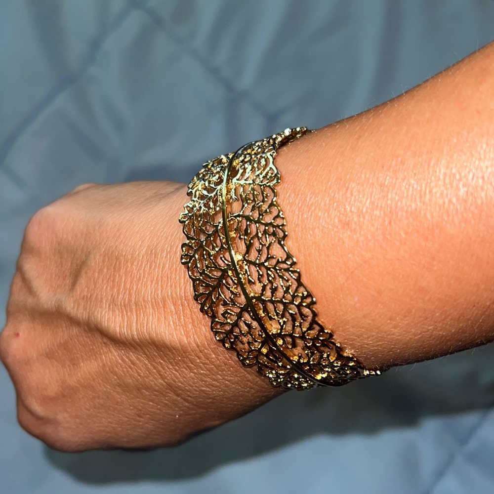 Stella & Dot gorgeous leaf cuff bracelet
